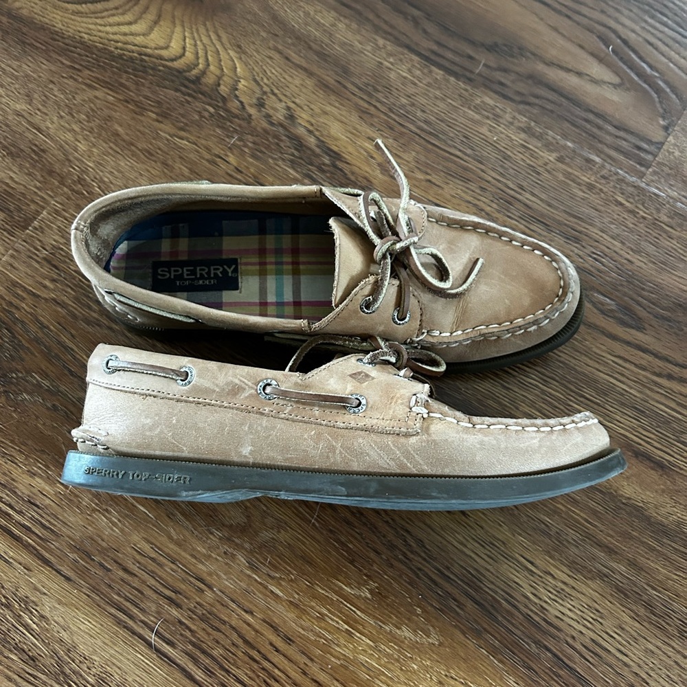 Women’s brown leather Sperry’s Size 7